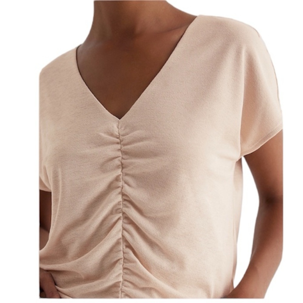EXPRESS Relaxed V-Neck Ruched Tee (neutral)